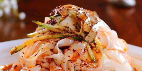 樸實無華的一道涼菜 涼拌涼皮 這個味才夠爽